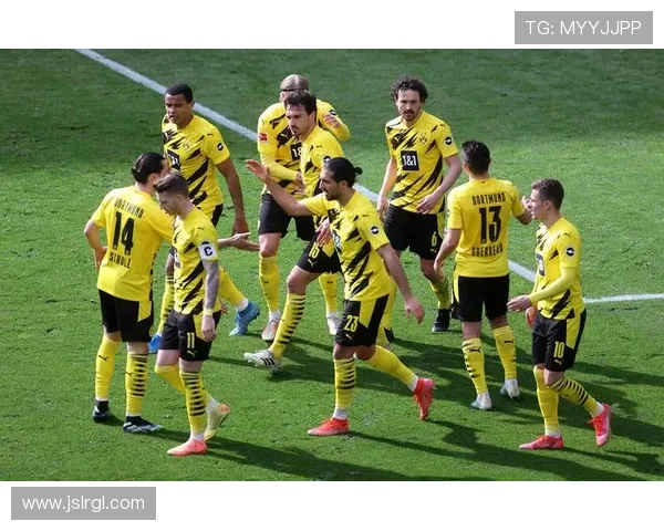 多特蒙德新赛季前瞻：球队阵容调整与年轻球员崛起的挑战与机遇