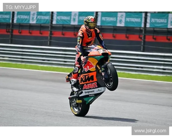 MotoGP赛季最新动态 突破性技术引领新挑战 车手竞争激烈成绩分秒必争