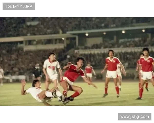 中国足球再次冲击世界杯名额 新一轮预选赛激战正酣 目标全力争取晋级