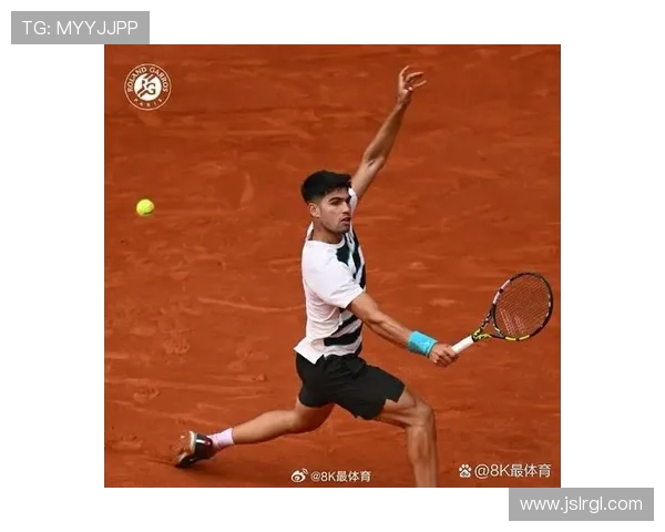 新一轮网球大满贯赛火热开赛 球员激战正酣 争夺冠军头衔激烈上演