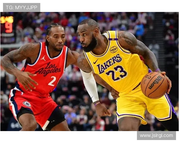 湖人队新赛季前景分析詹姆斯与戴维斯能否带队冲击总冠军