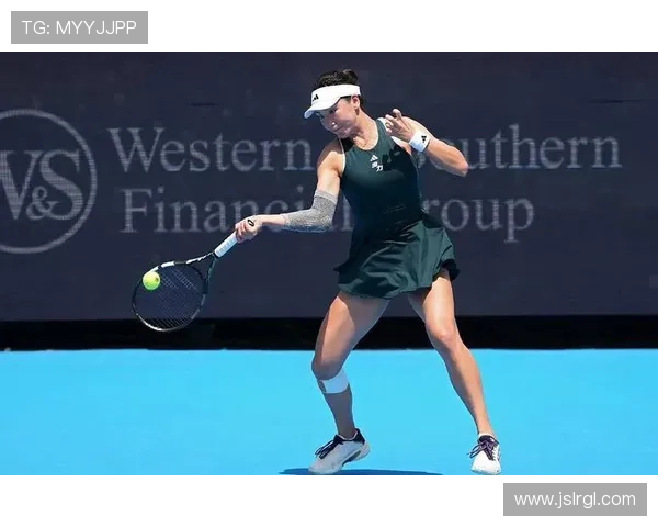 网球赛场风云再起 世界顶尖选手角逐年度总决赛荣耀 网球赛场风云再起 世界顶尖选手角逐年度总决赛荣耀