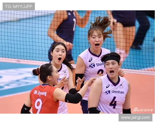 中国女排力克美国队夺得世界杯冠军 全队展现顽强拼搏精神