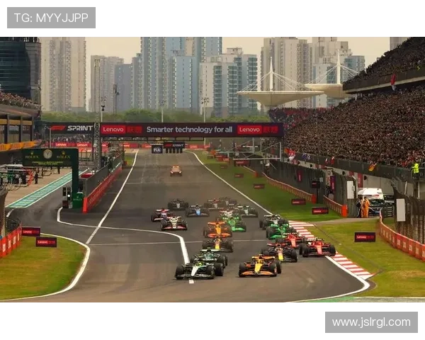 F1赛车赛季新规则揭晓各队反应不一战术布局成关键