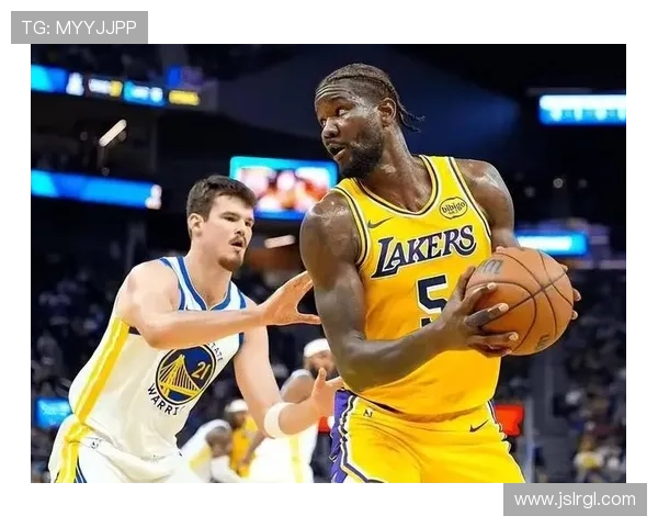 NBA最新动态：詹姆斯带领湖人逆转勇士 篮网惨遭热火大胜 戴维斯伤情更新